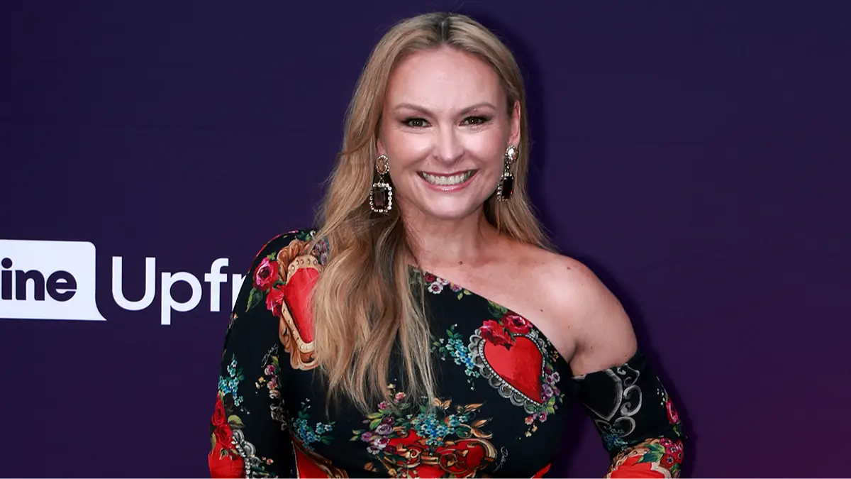 MAFS star Mel Schilling revealed bowel cancer symptoms that doctors dismissed..